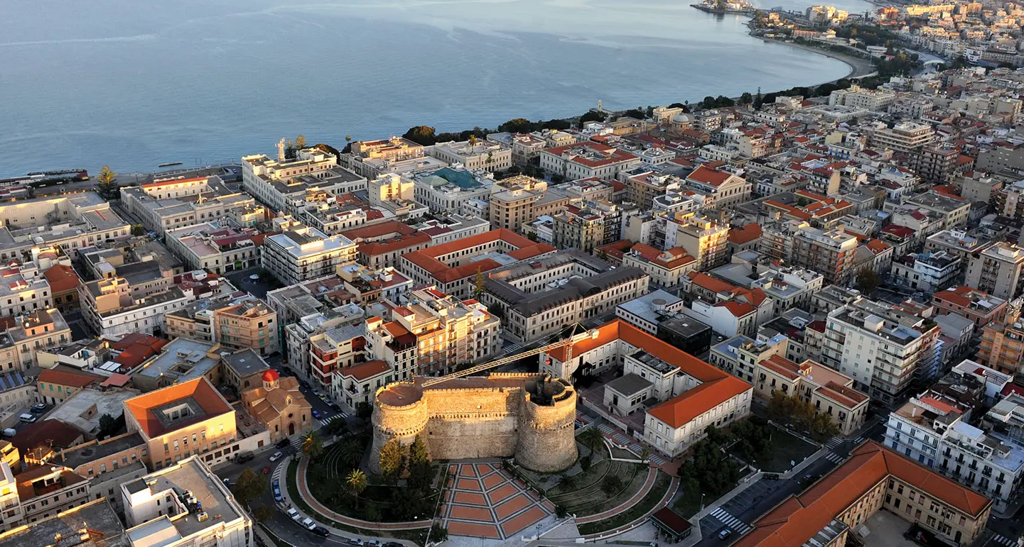 Centrosinistra al bivio, tutti vogliono le primarie (a parole) e tutti cercano un candidato unitario (che non c’è)\n