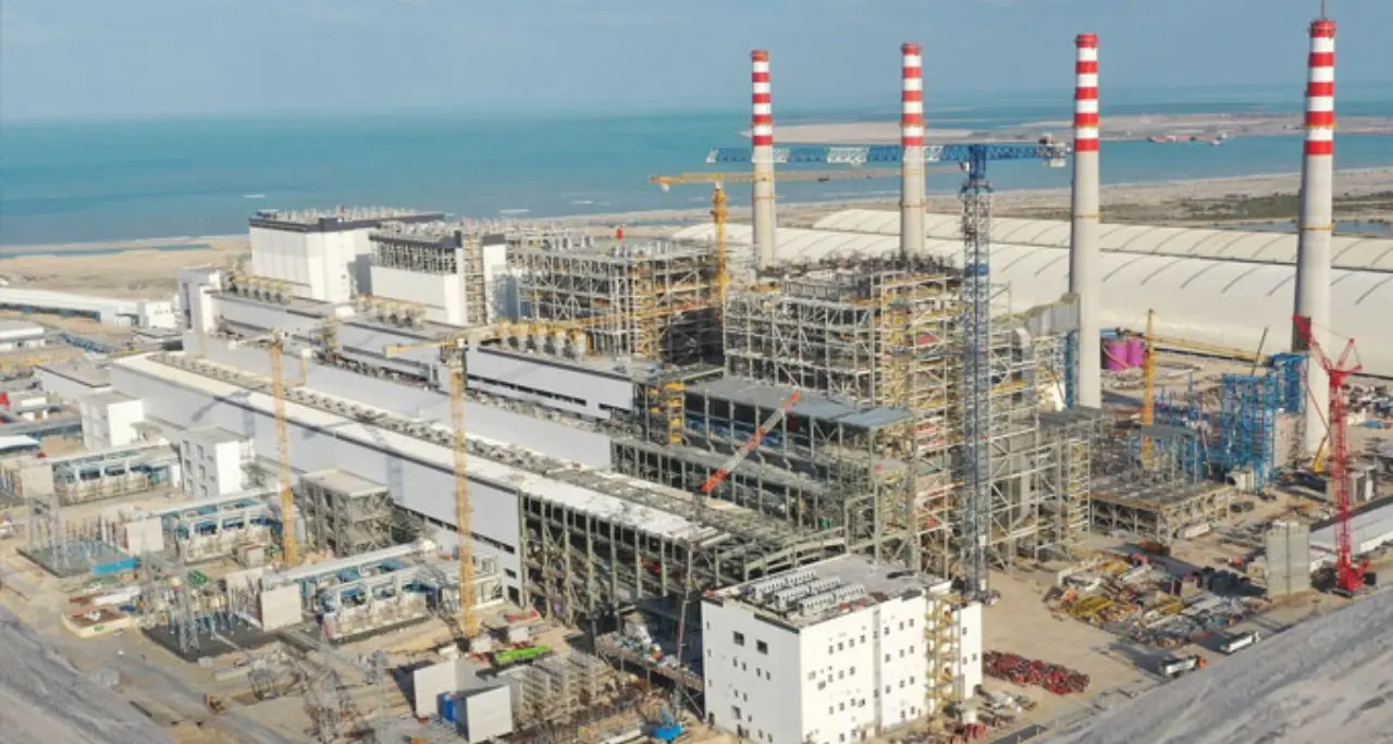 Dal sole la risposta alla sete del mondo:\u00A0negli Emirati Arabi nasce la “fabbrica d’acqua”