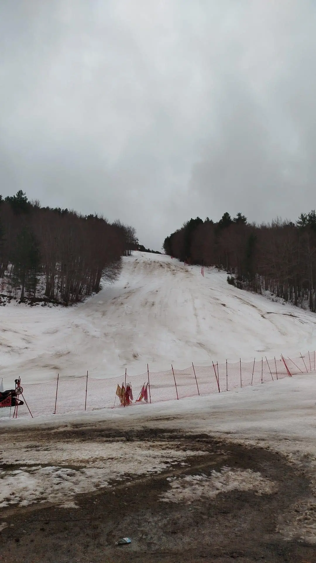 Camigliatello, piste chiuse dopo il brusco rialzo termico: la stagione andrà in…\u00A0bianco?\n
