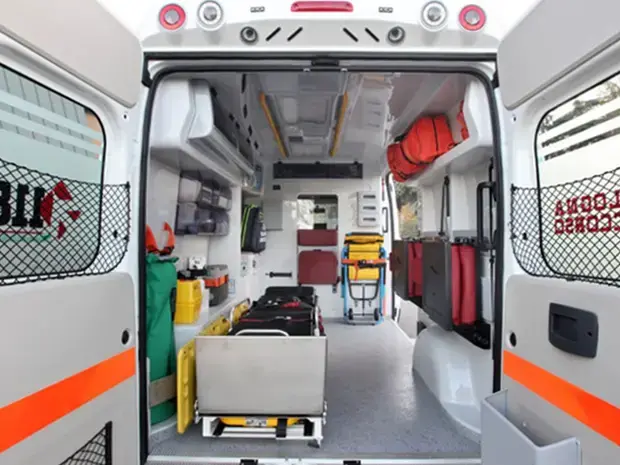 Ambulanza di Vibo ferma per mancanza di autisti e infermieri, Piperno (118): «È il punto di rottura della sanità locale»