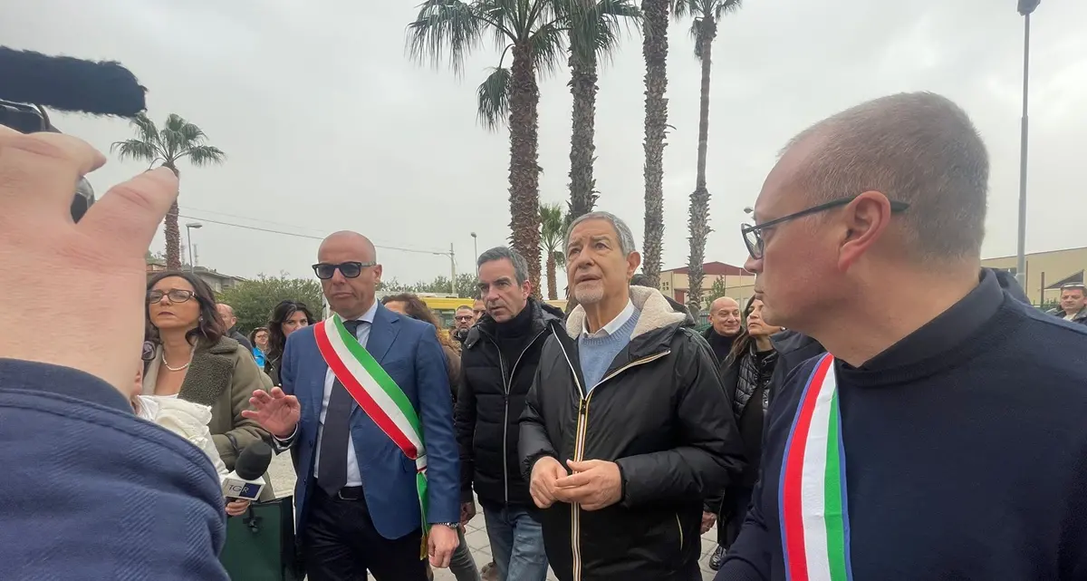 Harry, il monito del ministro Musumeci: «Il ciclone può colpire ancora». Occhiuto: «Stop agli abusi, qui ho visto strade al posto dei fiumi»