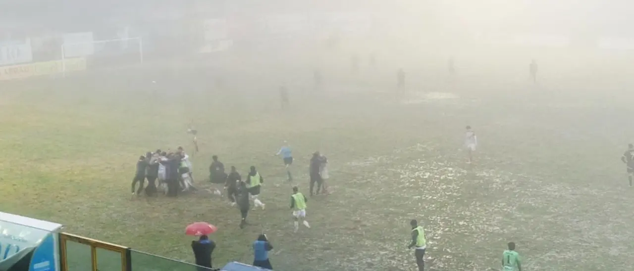 Serie D, la pioggia porta bene alla Vibonese: i rossoblù ritrovano la vittoria nel derby contro il Sambiase\n