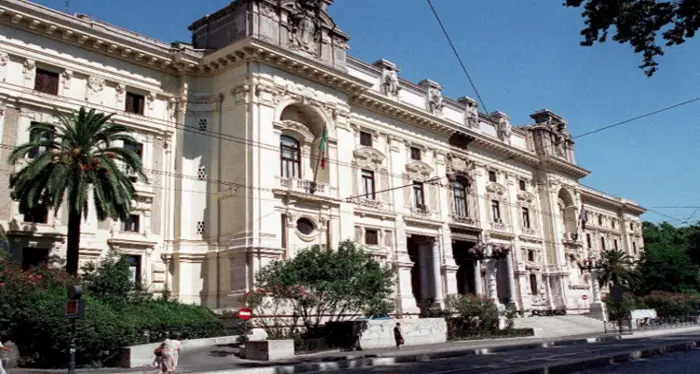 Progetto sulla giustizia nelle scuole di Catanzaro, il Ministero: «Nessuna intesa con la Camera penale»\n