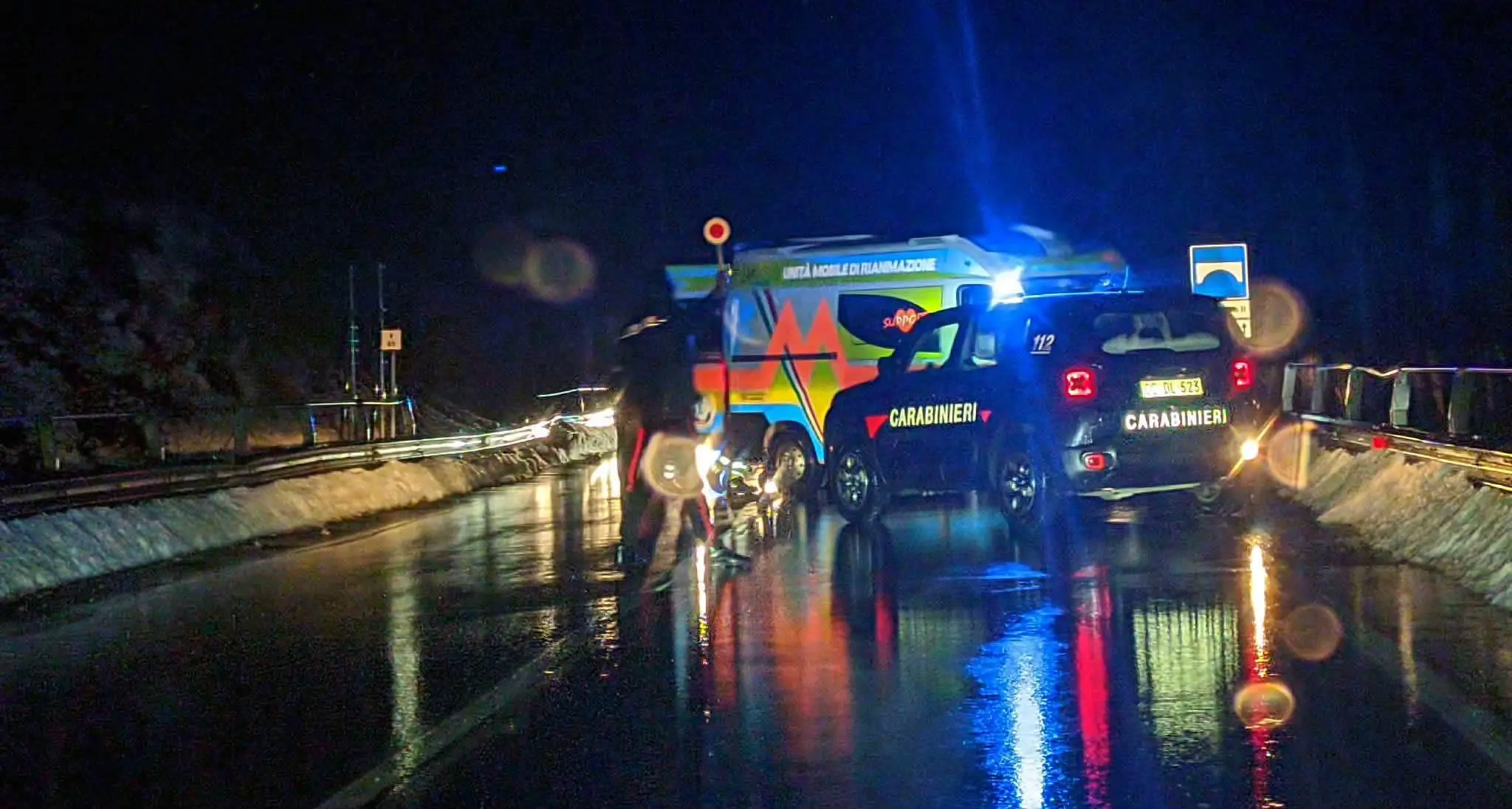 Incidente sulla Ss 107 alle porte di Cosenza: sette feriti, alcuni in codice rosso