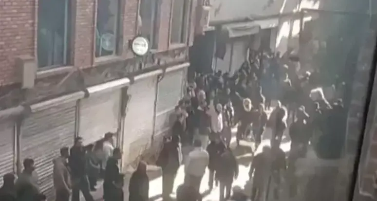 Iran, il Time rivela il massacro: «Morte più di 30mila persone in 48 ore di repressione dei pasdaran»\n