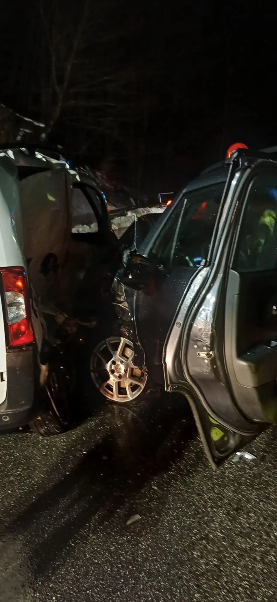 Incidente alle porte di Cosenza: sul posto cinque ambulanze, sette feriti trasportati in ospedale in codice rosso