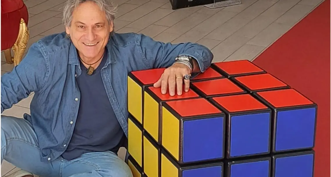 Il sogno all’origine della creazione, l’arte di Mauro Paparella: «È la mia fantasia che detta le regole»\n