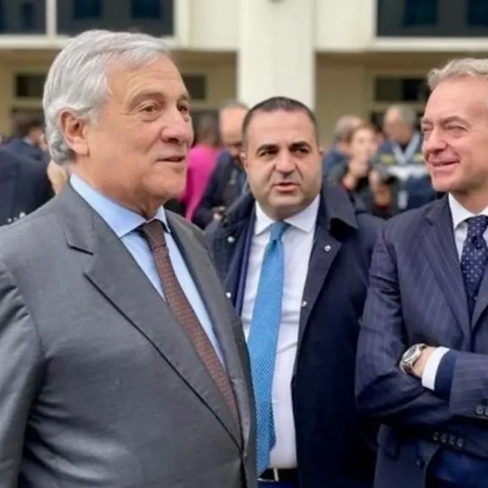 Forza Italia, Tajani flirta\u00A0con Calenda e sorpassa al centro Occhiuto: il governatore ai margini del partito