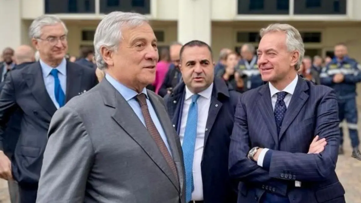 Forza Italia, Tajani flirta\u00A0con Calenda e sorpassa al centro Occhiuto: il governatore ai margini del partito