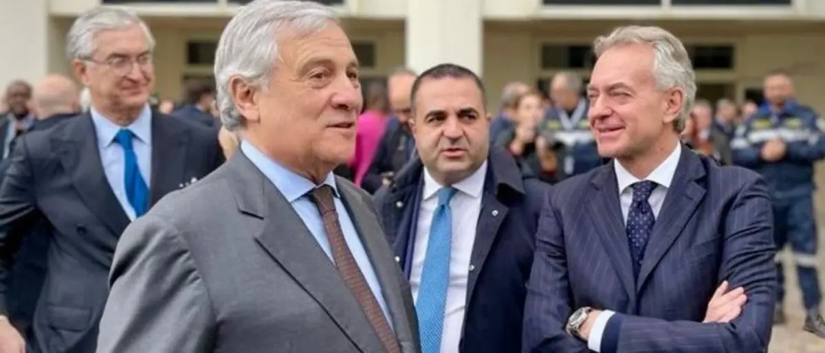 Forza Italia, Tajani flirta\u00A0con Calenda e sorpassa al centro Occhiuto: il governatore ai margini del partito