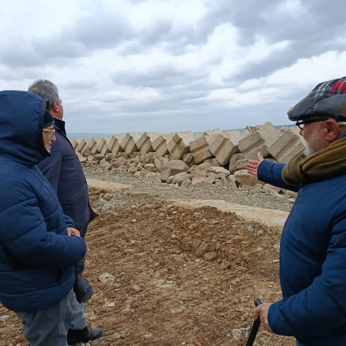 Barriera frangiflutti a Pizzo, Paolillo insiste:\u00A0«Brutta e inutile, mentre la Marina resta esposta al rischio mareggiate»\n