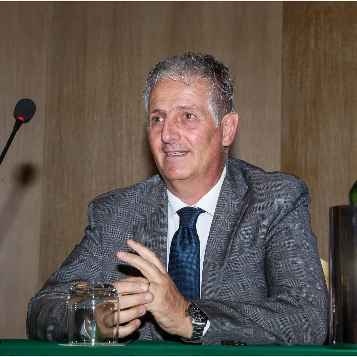 La Vibonese riparte da Putrino, il “commissario” nominato da Romeo per traghettare la squadra verso un nuovo assetto societario: «Settimana decisiva»\n