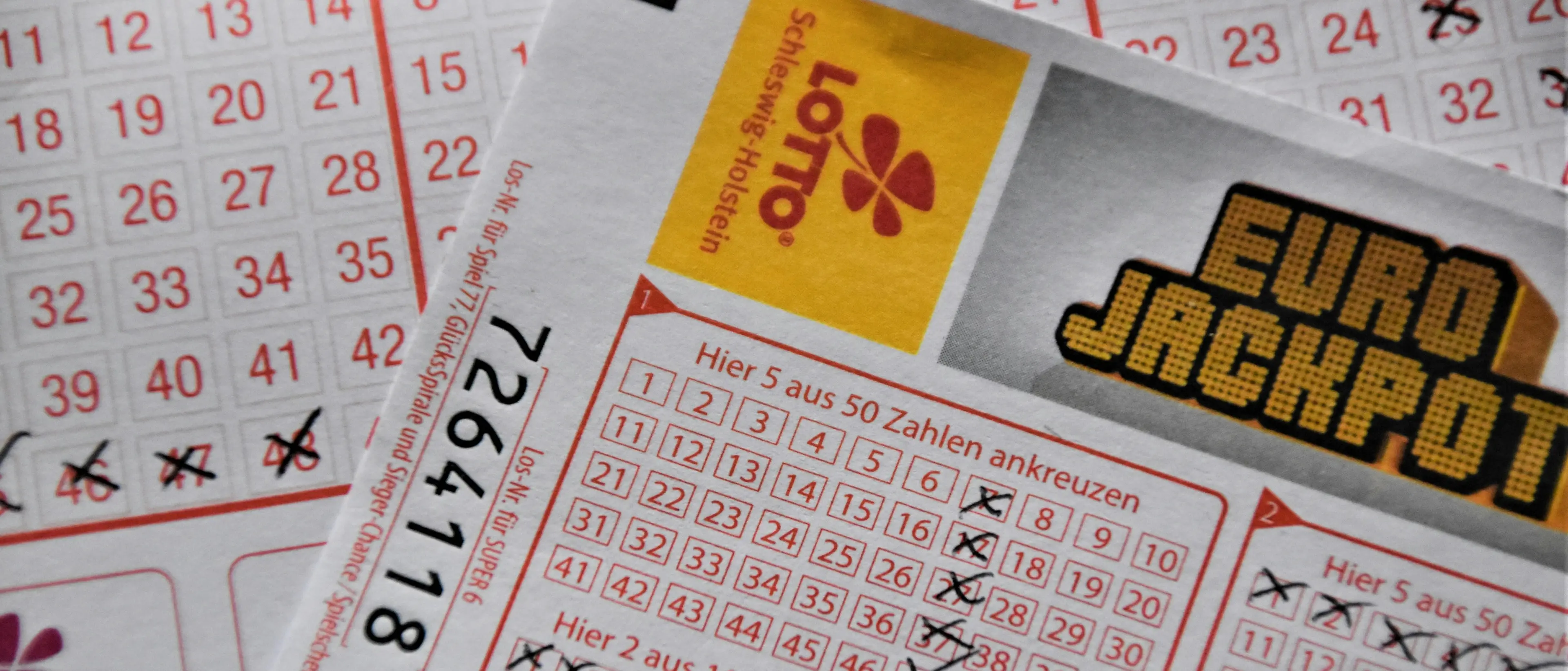Giochi d’azzardo legali, al via la riforma: 10 centesimi la giocata minima, 200 la massima. Tutte le novità\n