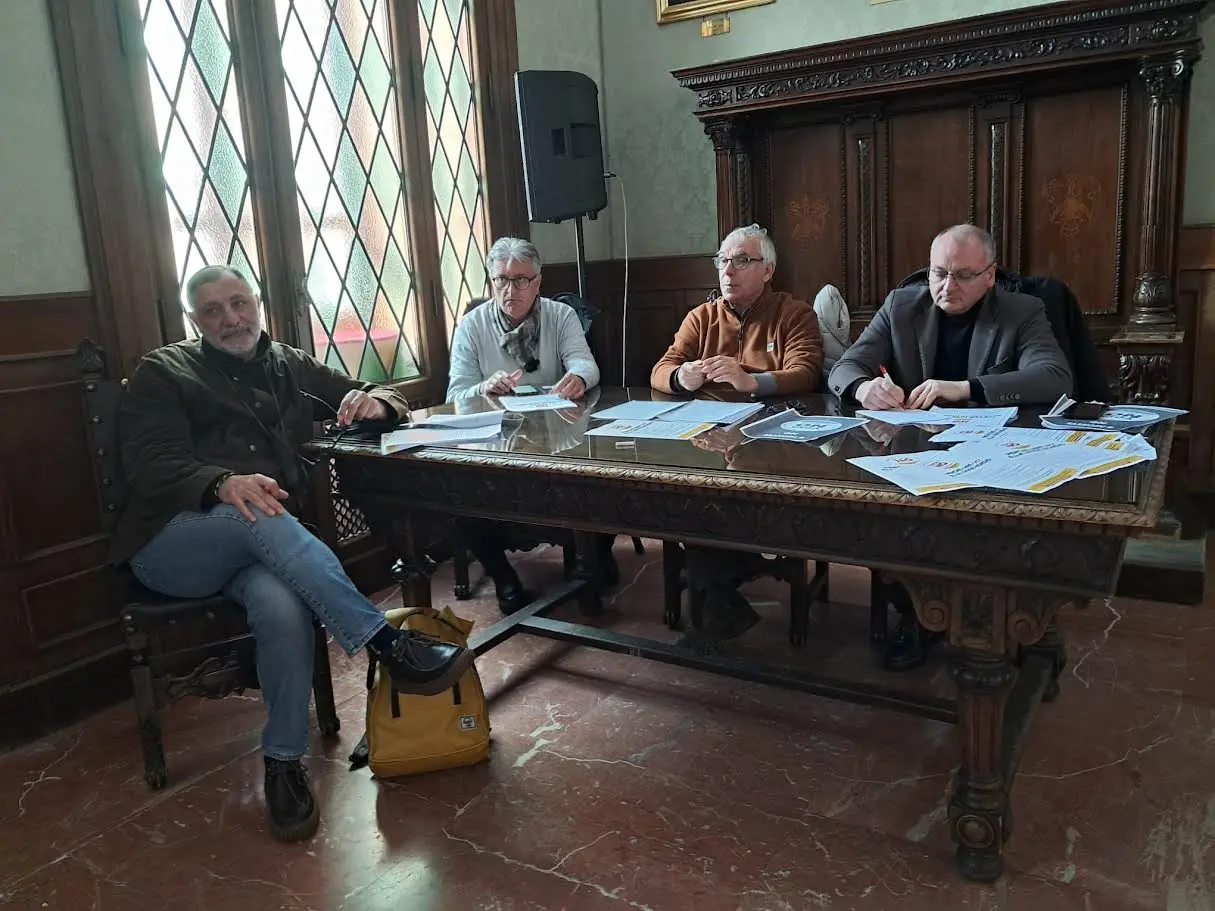 Presentato Comitato catanzarese per il NO: «La Costituzione non si piega alla convenienza politica».