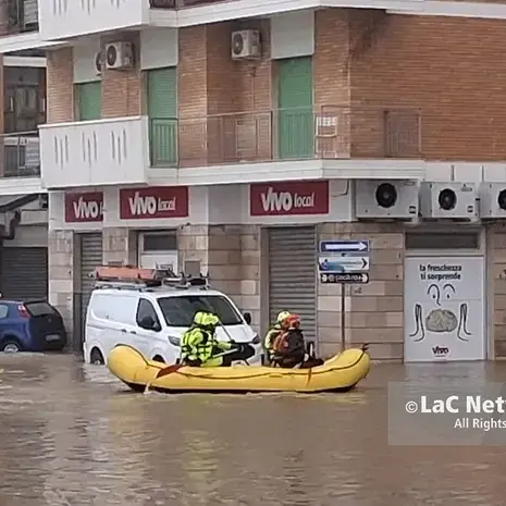 Calabria ferita e ignorata: il ciclone Harry e quel silenzio dei media nazionali che pesa come una condanna storica\n