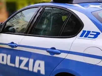 Milano, giovane ucciso da un poliziotto: aveva minacciato gli agenti con una pistola a salve