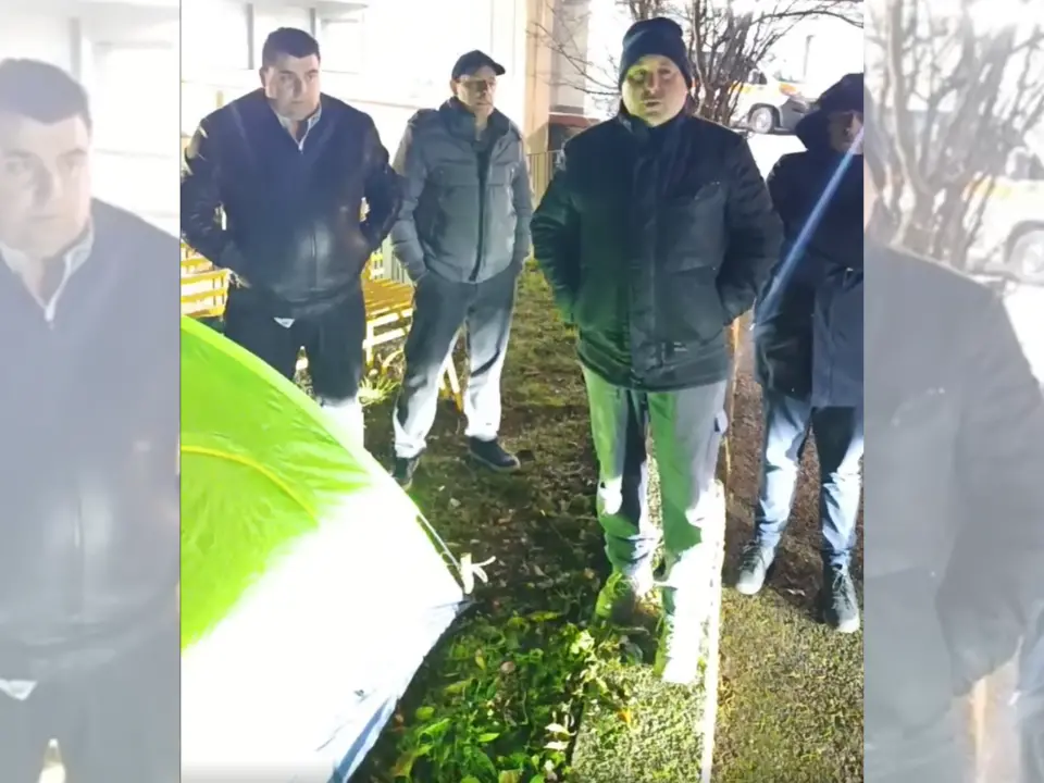 Serra senza anestesista, il comitato a difesa dell’ospedale pianta una tenda all’ingresso: «Protesta ad oltranza»