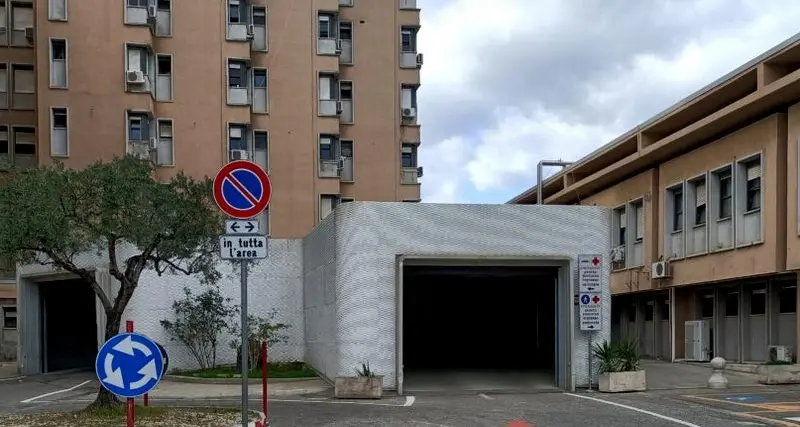 Muore a 80 anni al Pronto soccorso di Rossano: indagini su tre sanitari
