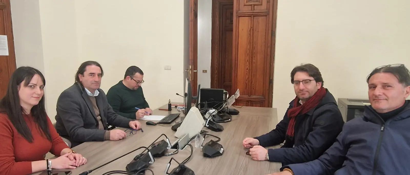 Giornata dell’Educazione, il lavoro silenzioso che tiene insieme il territorio: in Commissione l’esperienza di “Nuova Solidarietà”\n