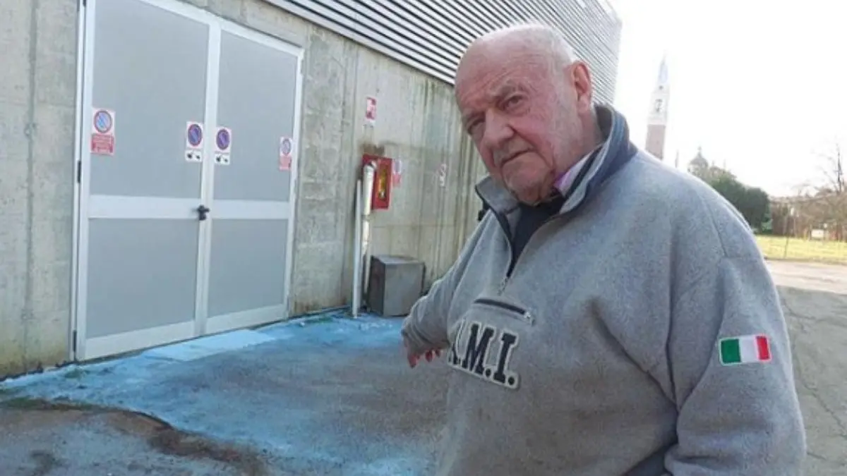 <p>Antonio Menegon</p>\\n