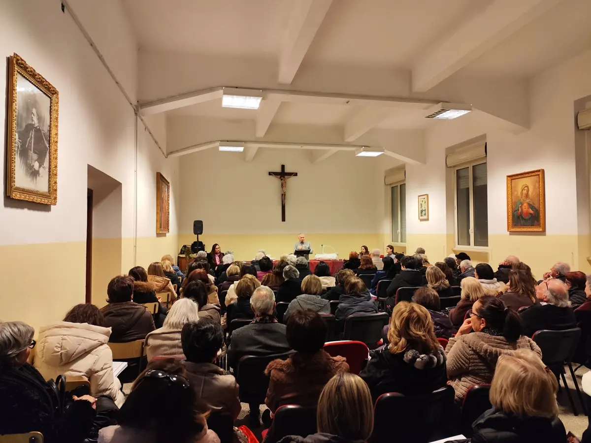 Le nuove periferie esistenziali nel libro\u00A0di Don Simone Gatto\n