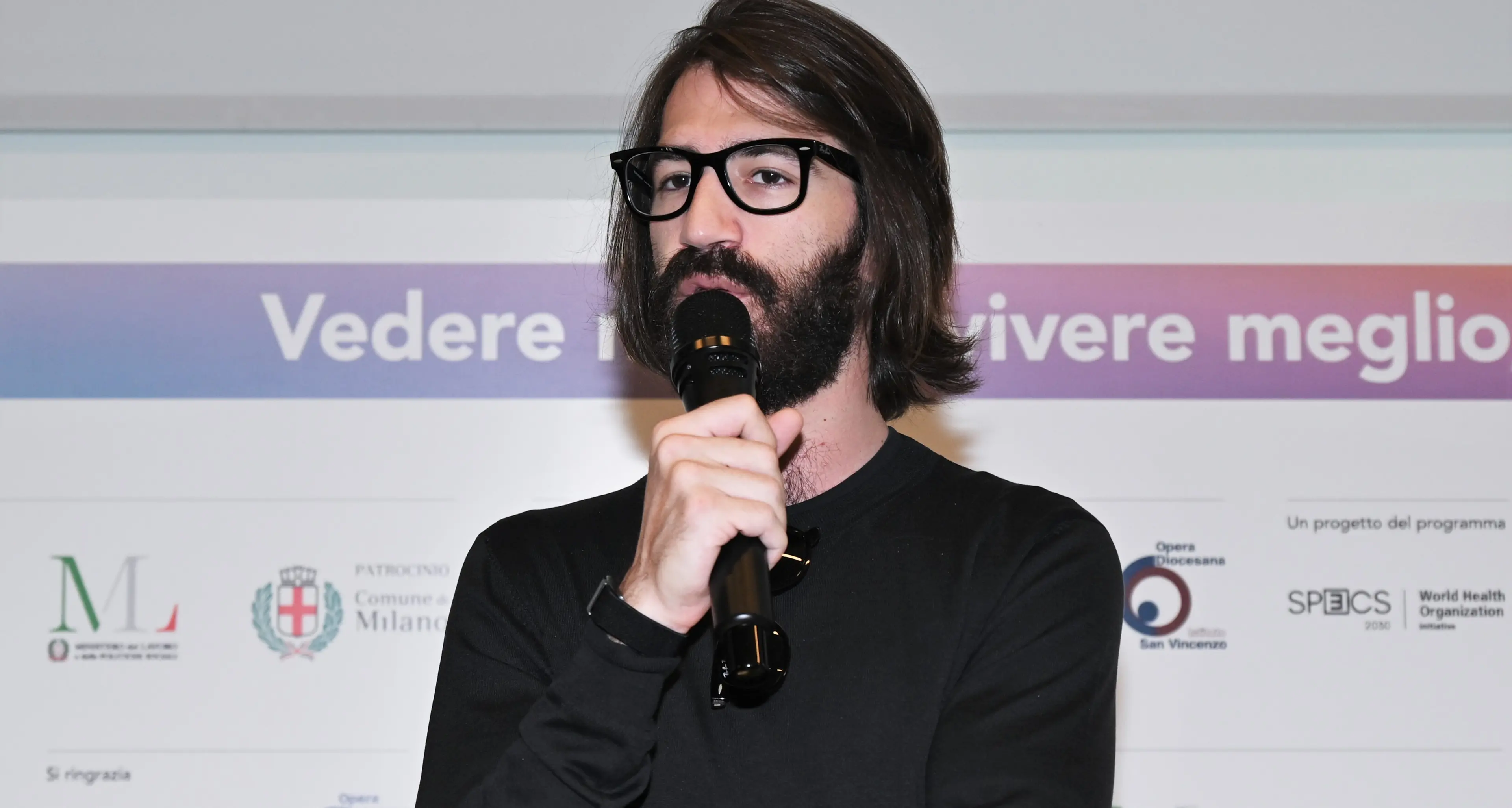 Del Vecchio indagato dopo l’incidente in Ferrari: l’ipotesi dello scambio al volante e la pista della sostituzione di persona\n