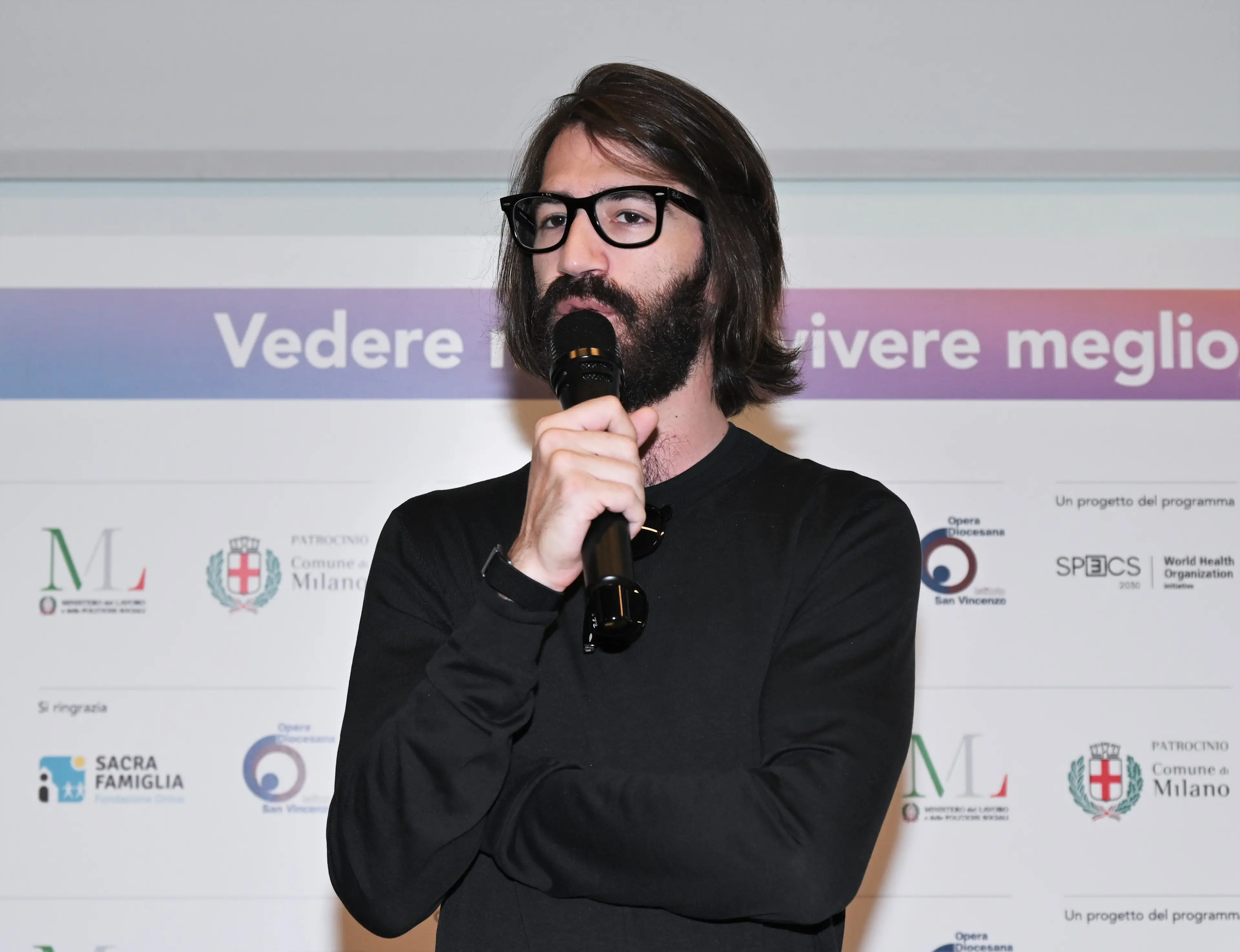 Del Vecchio indagato dopo l’incidente in Ferrari: l’ipotesi dello scambio al volante e la pista della sostituzione di persona\n