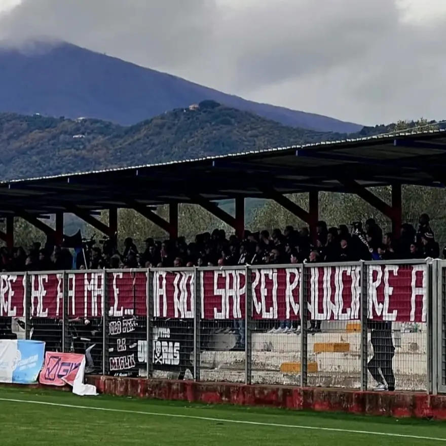 La Reggina si prepara ad un weekend decisivo con più frecce al suo arco: rientri possibili, Torrisi in panchina e un Granillo pieno\n
