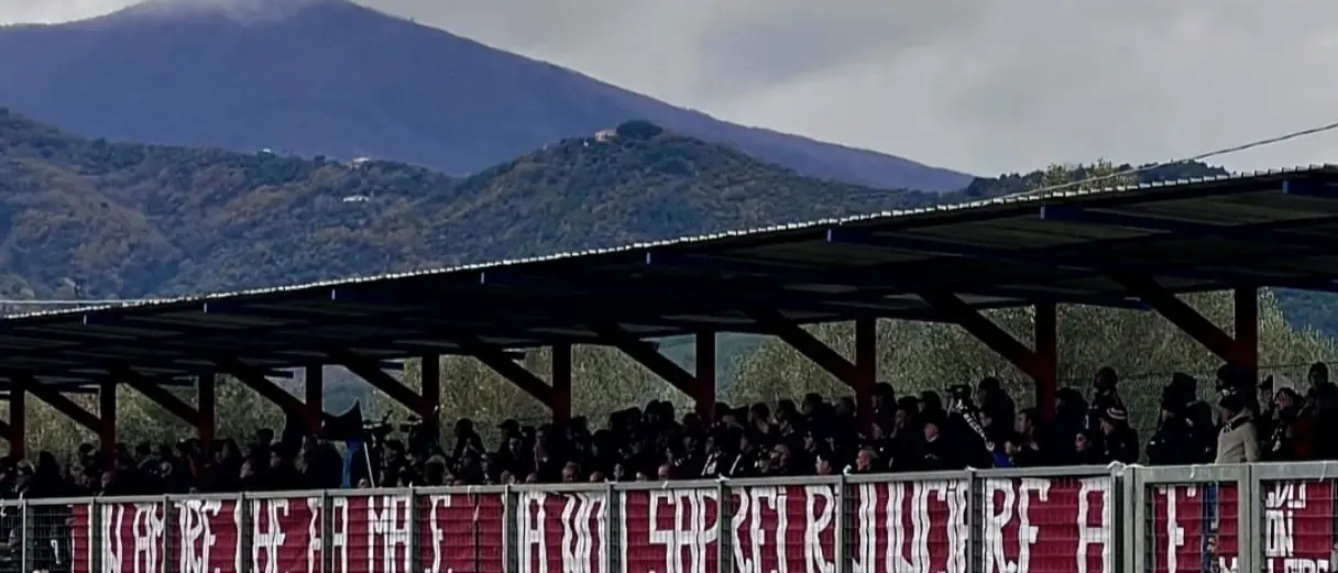 La Reggina si prepara ad un weekend decisivo con più frecce al suo arco: rientri possibili, Torrisi in panchina e un Granillo pieno\n