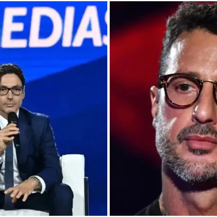 Mediaset contro Fabrizio Corona, è guerra aperta: «Non è informazione, è diffamazione». E lui rilancia\n