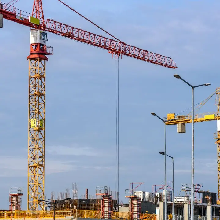 Duecento miliardi di Pnrr e la solita Italia da sagra permanente: dal padel alla briscola, ecco la digitalizzazione “fantasma”\n