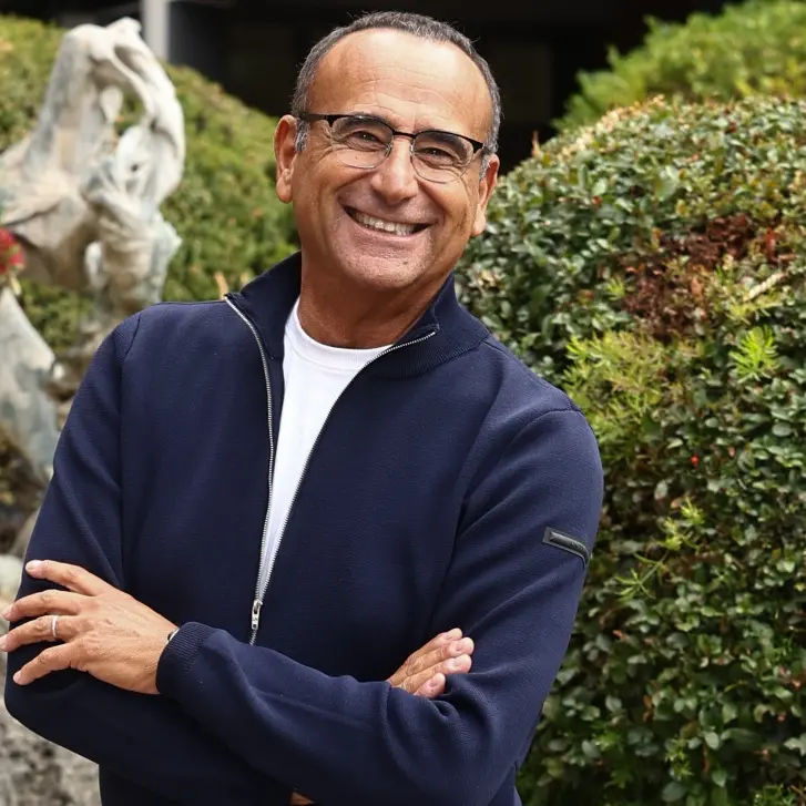 Sanremo di Carlo Conti cambia pelle: meno storie d’amore “classiche”, più interiorità e ballad\n