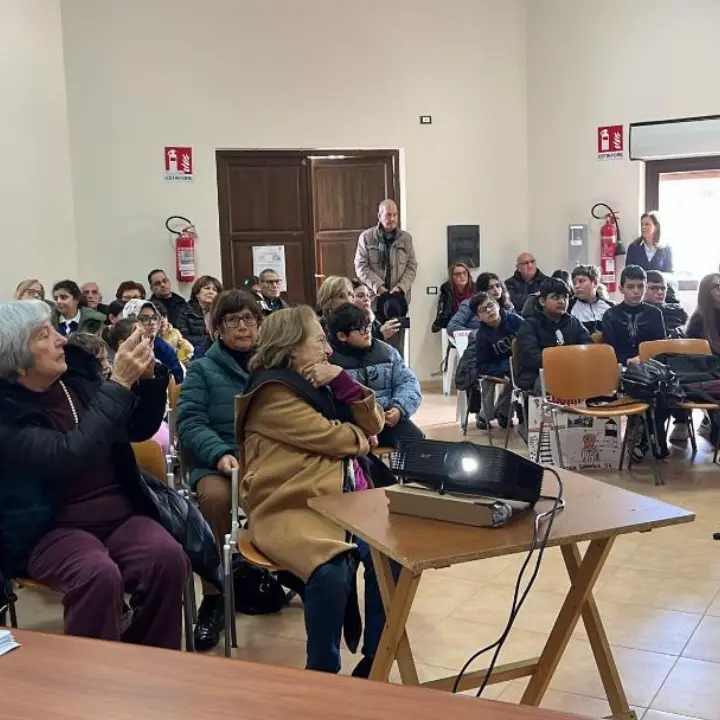 Briatico celebra la Giornata della Memoria: studenti protagonisti nel ricordo dei marchesi Albani Bisogni e di Nicola Ventrice\n