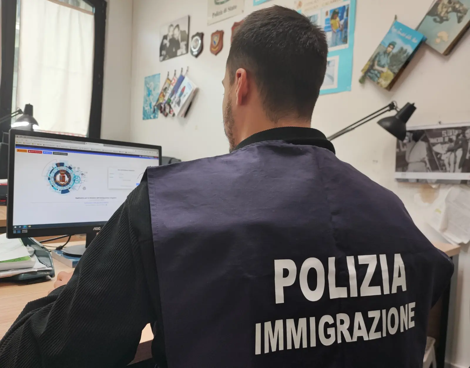 Cosenza, rimpatriati due cittadini stranieri ritenuti pericolosi per la sicurezza dello Stato\n
