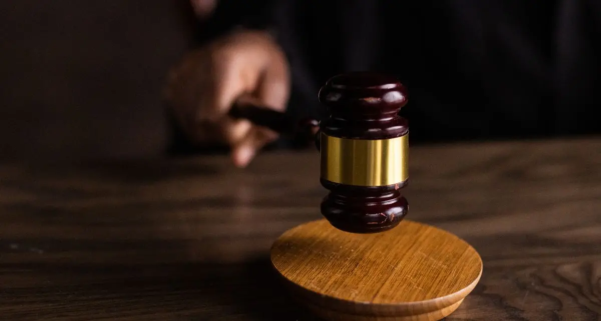 Processo Heaven, assolti i finanzieri imputati per l’incendio del veliero a Crotone in cui morirono 4 persone\n