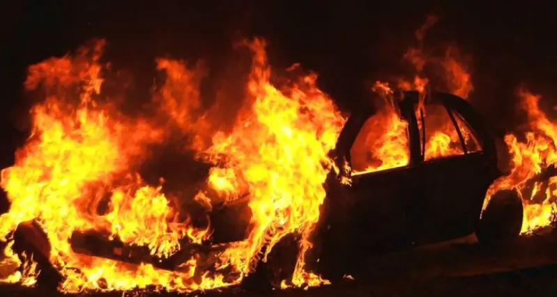 Rossano, auto data alle fiamme nel centro storizo\n