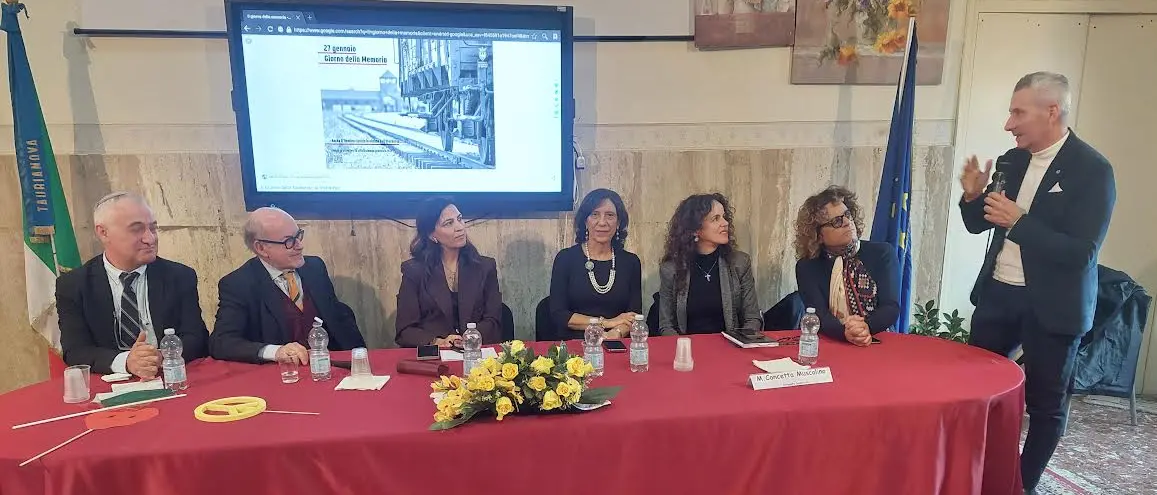 Giorno della Memoria a Taurianova, una doppia lezione tra storia e presente: studenti protagonisti del confronto contro odio e indifferenza\n