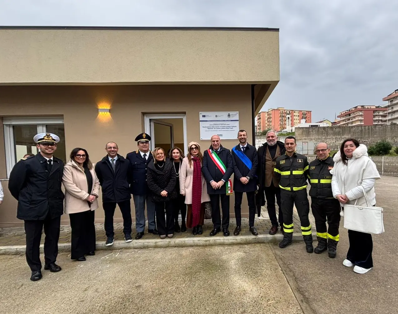 Inaugurata la nuova mensa del plesso Anna Frank a Crotone: fondi Pnrr per scuola, inclusione e tempo pieno\n