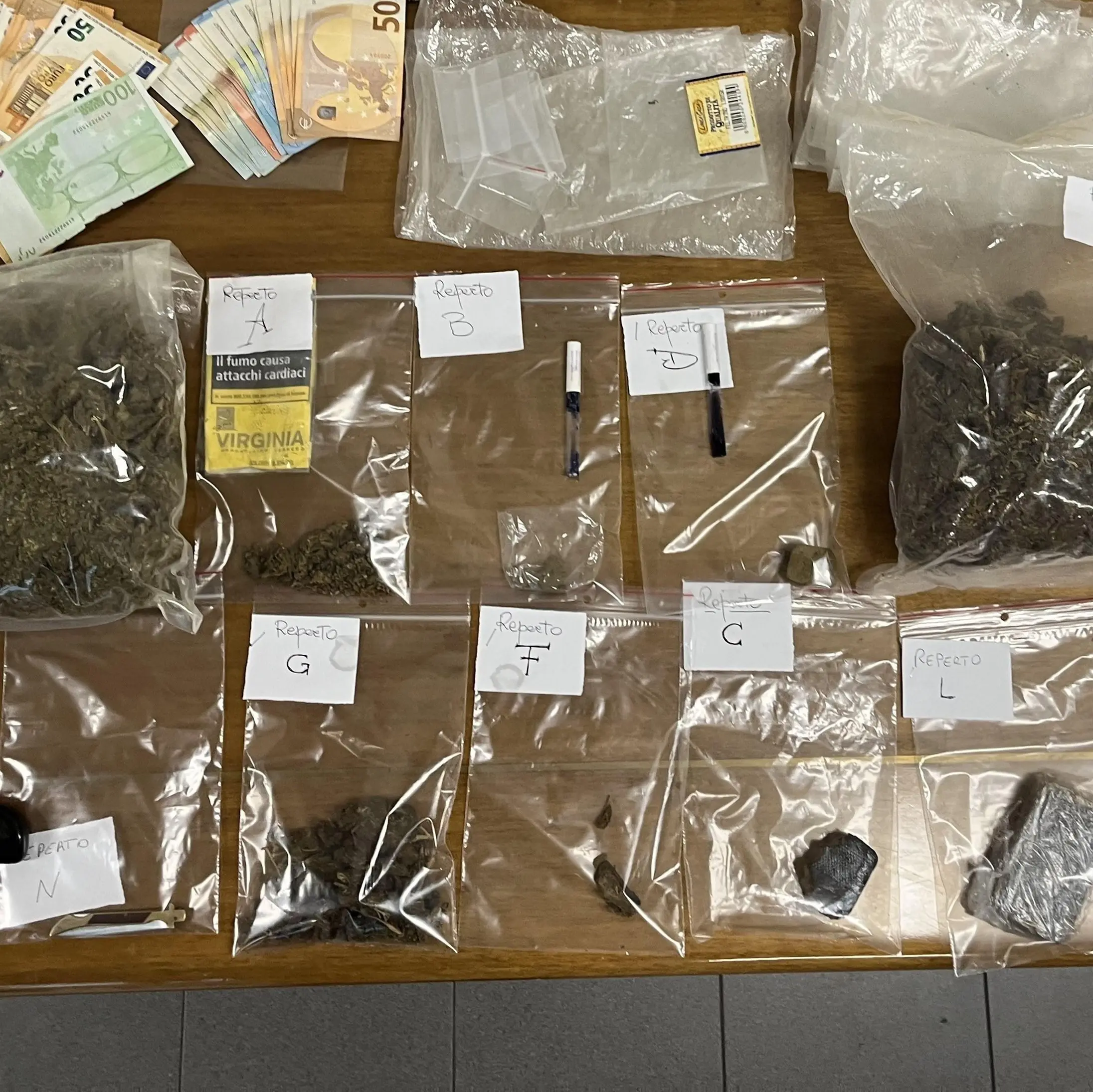 Cosenza, arresto per droga: sequestrato oltre un chilo di stupefacenti\n