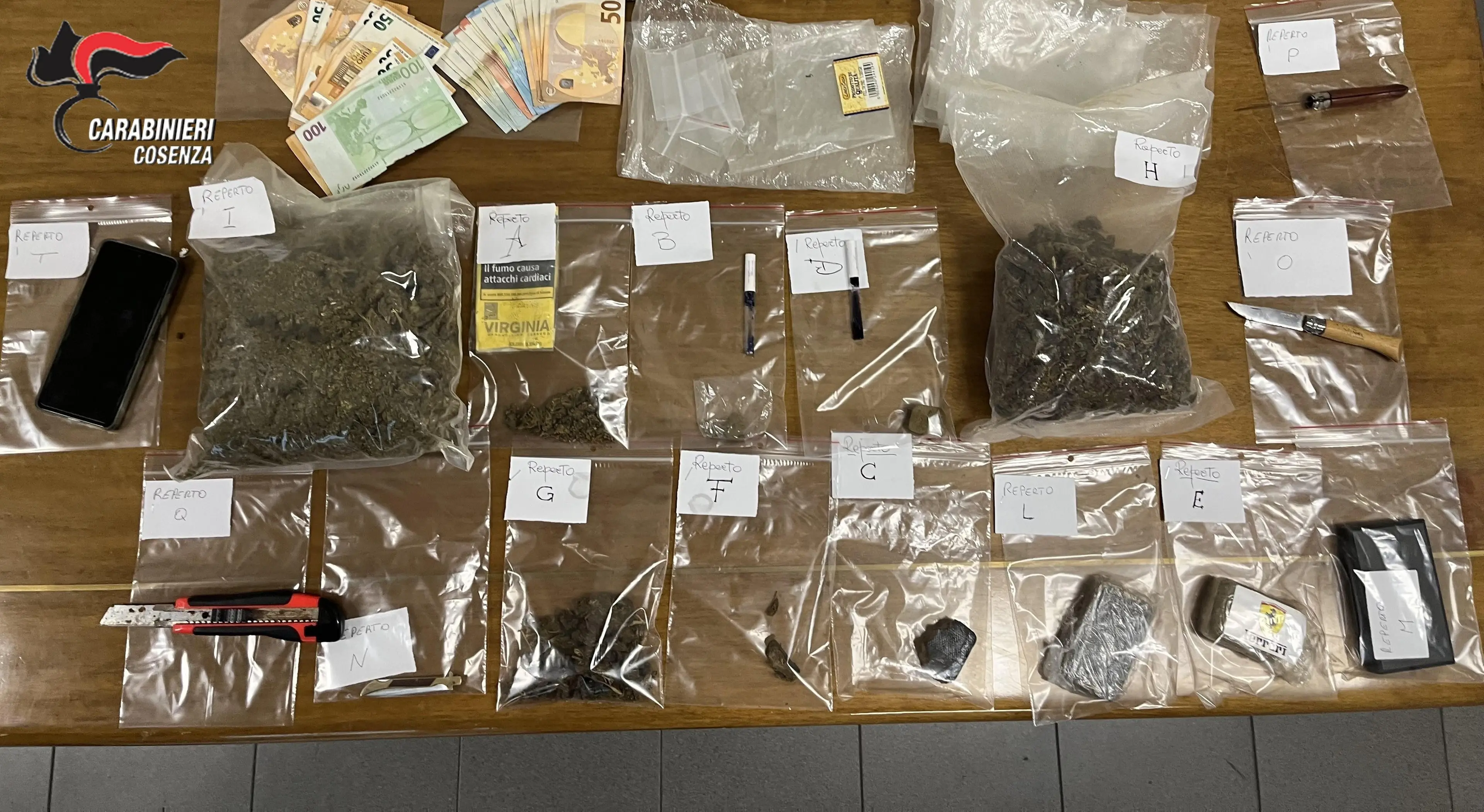 Cosenza, arresto per droga: sequestrato oltre un chilo di stupefacenti\n