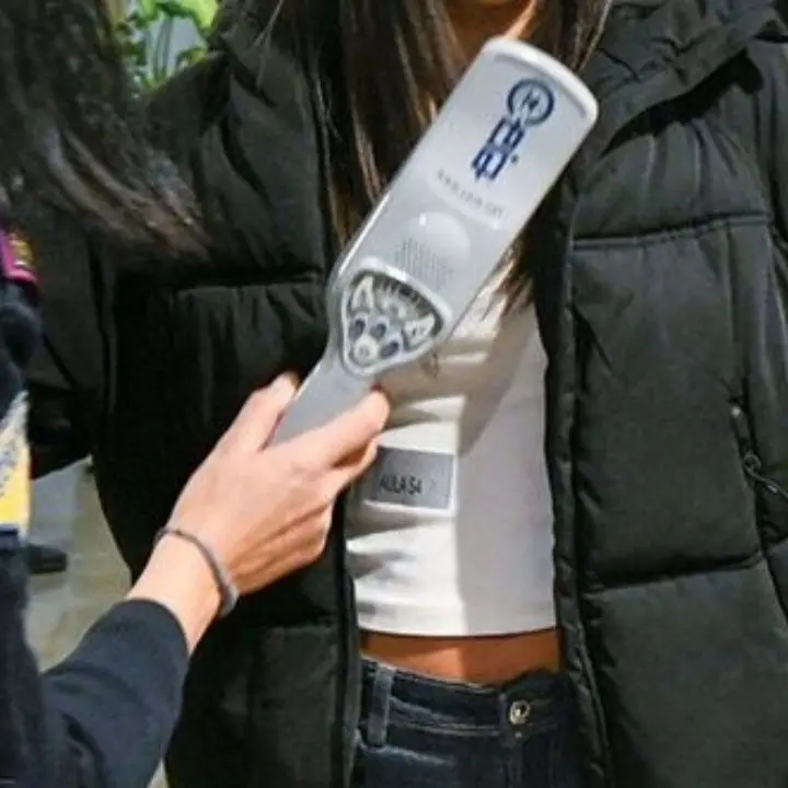 Metal detector nelle scuole, Valditara e Piantedosi\u00A0firmano\u00A0la circolare\n