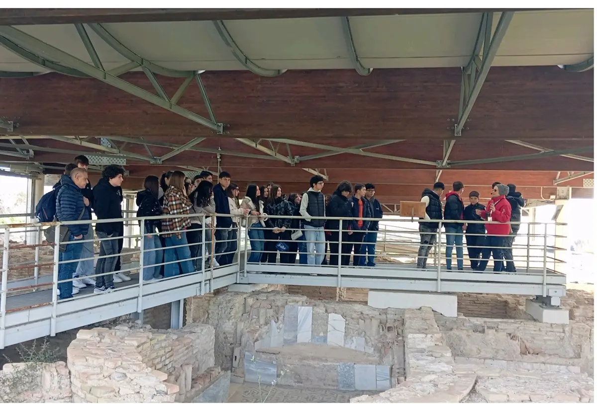 Il polo liceale “Zaleuco - Oliveti - Panetta - Zanotti”\u00A0alla Villa romana di Casignana e al parco archeologico nazionale di Locri\n