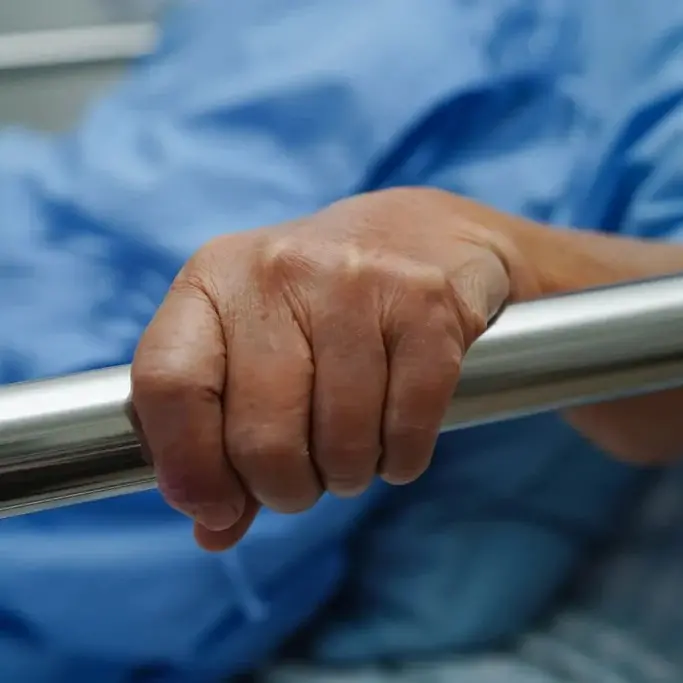 Bari, stacca apparecchi 'salvavita' alla madre malata: arrestato 47enne\n