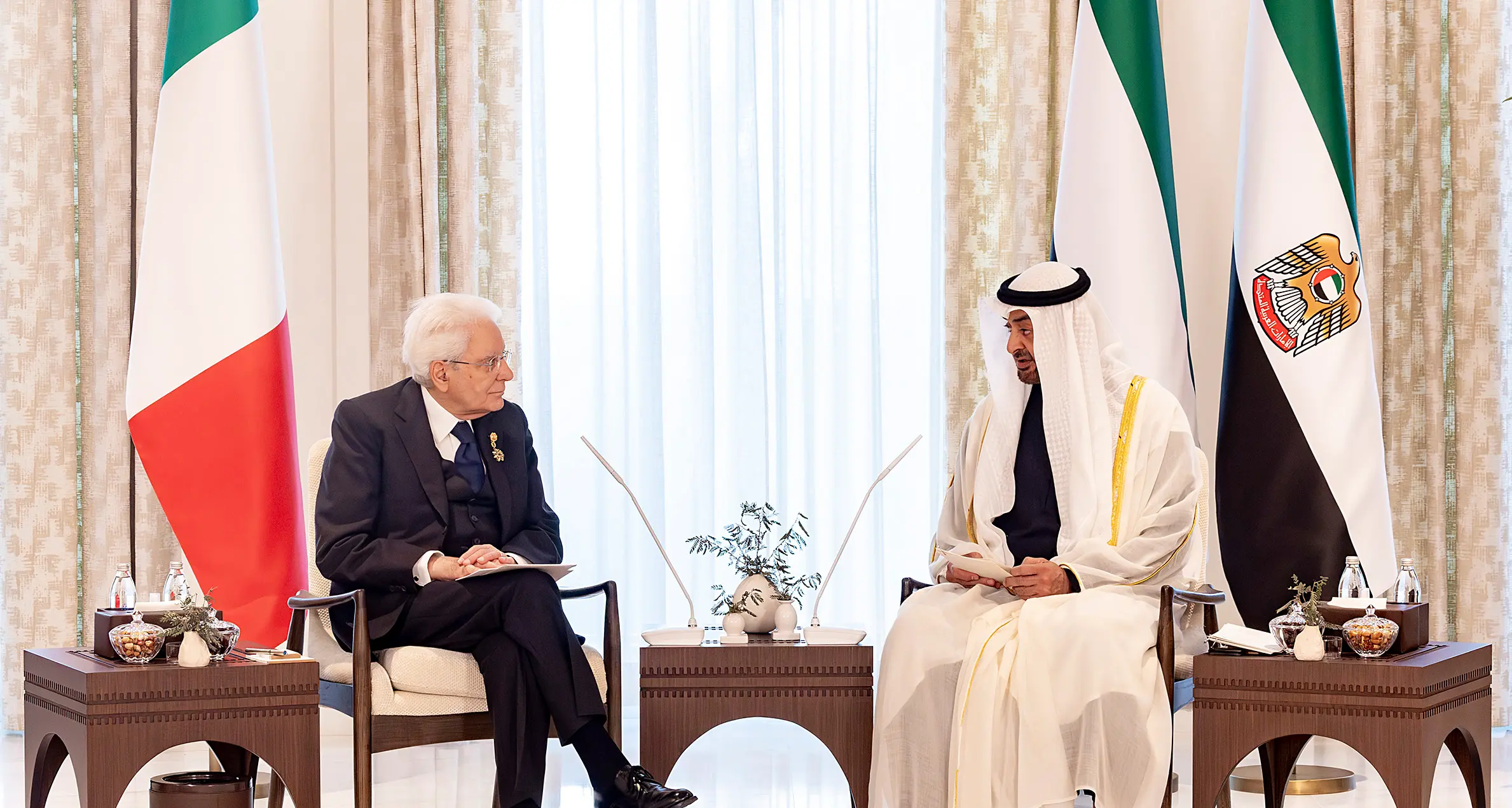 Mattarella negli Emirati Arabi per rafforzare dialogo e cooperazione con la monarchia del Golfo\n