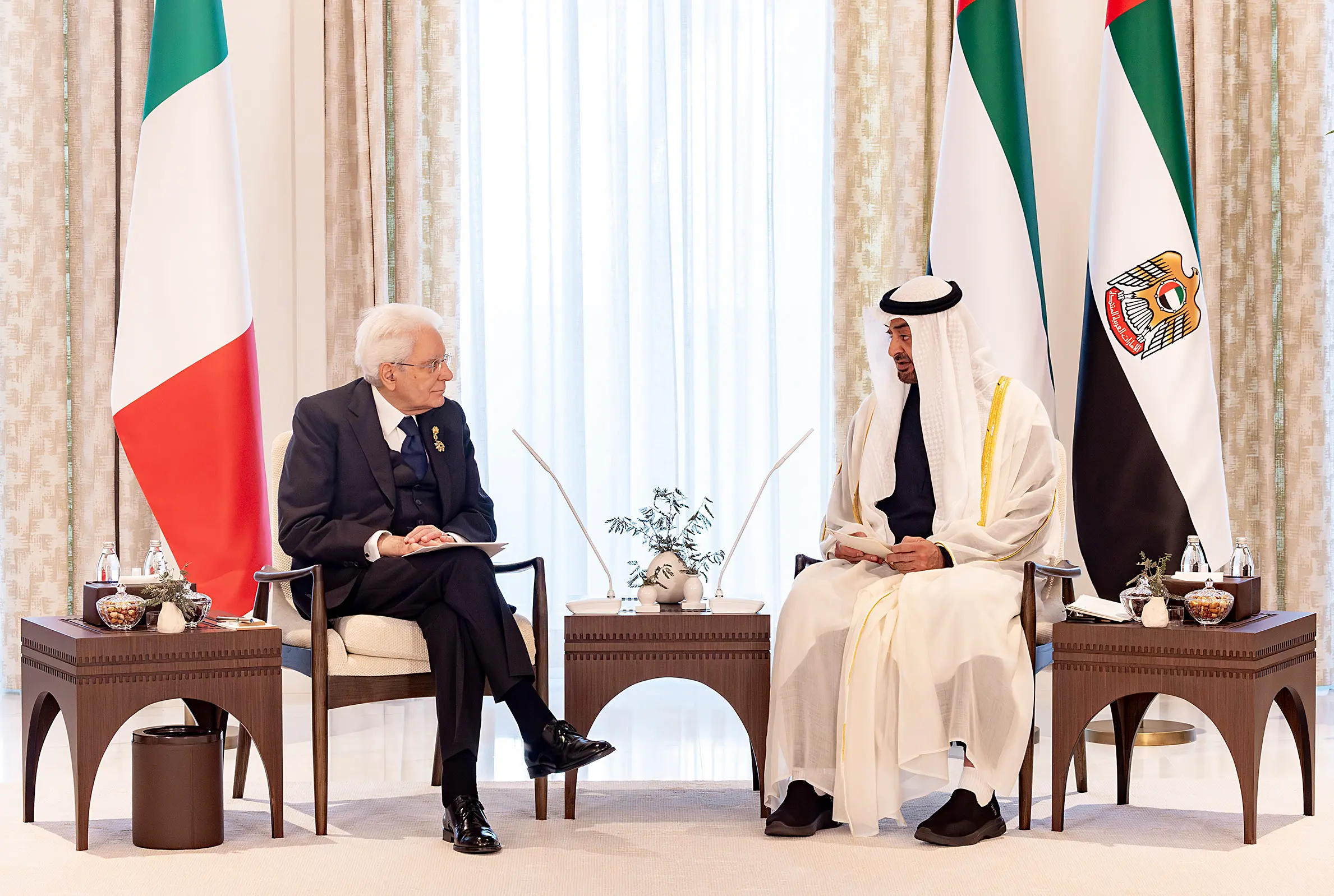 Mattarella negli Emirati Arabi per rafforzare dialogo e cooperazione con la monarchia del Golfo\n