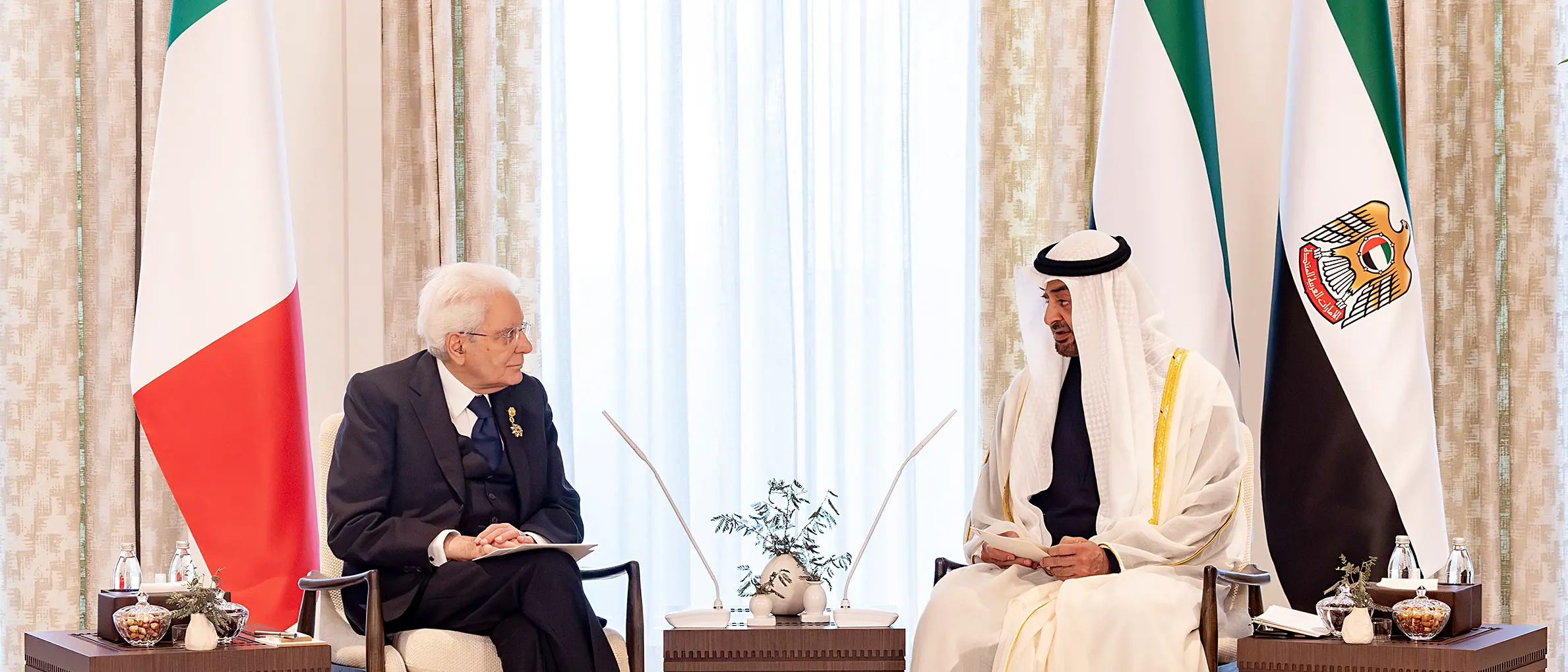 Mattarella negli Emirati Arabi per rafforzare dialogo e cooperazione con la monarchia del Golfo\n