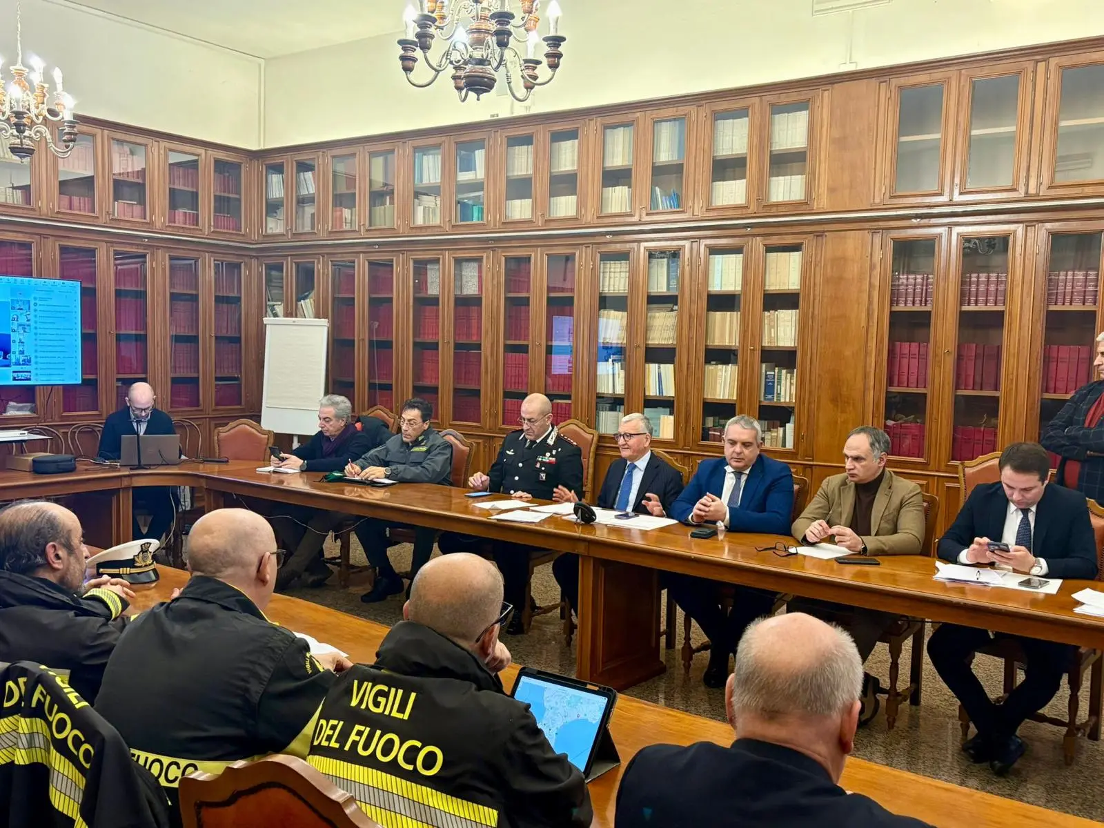 Strage di Cras-Montana, la prefettura di Catanzaro dispone controlli straordinari nei locali: contrasto ad eventi abusivi\n