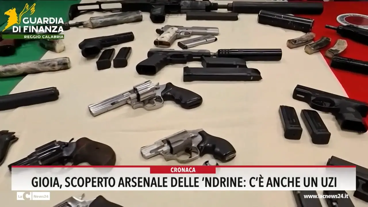 Gioia, scoperto arsenale delle 'ndrine: c'è anche un uzi