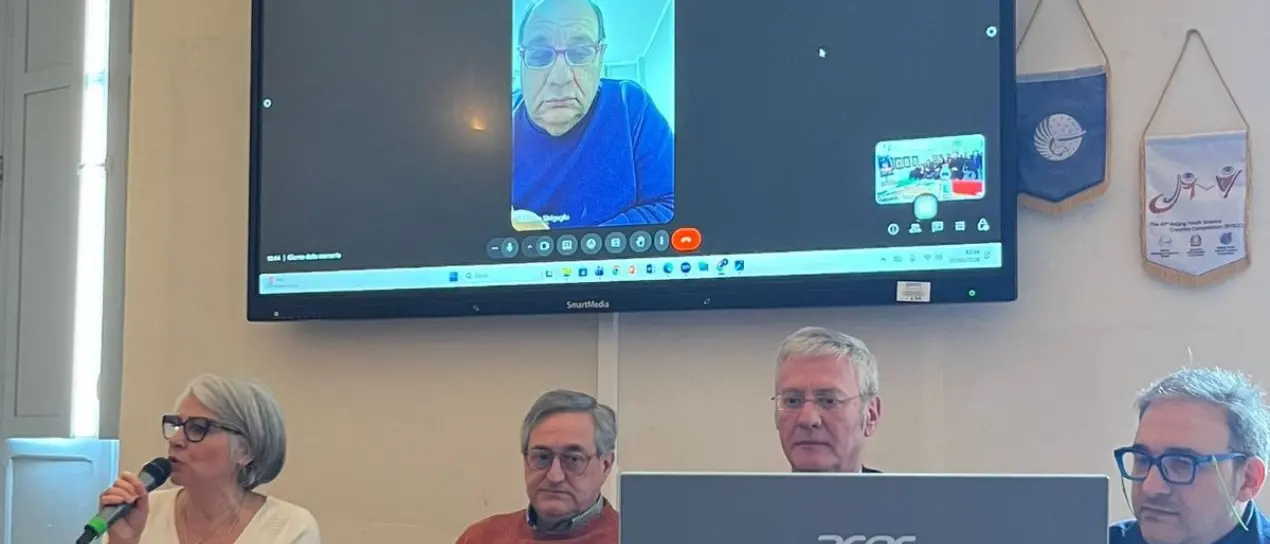 Dalle leggi razziali alle deportazioni degli ebrei, gli studenti di Tropea a confronto con Massimo Sinigaglia\n