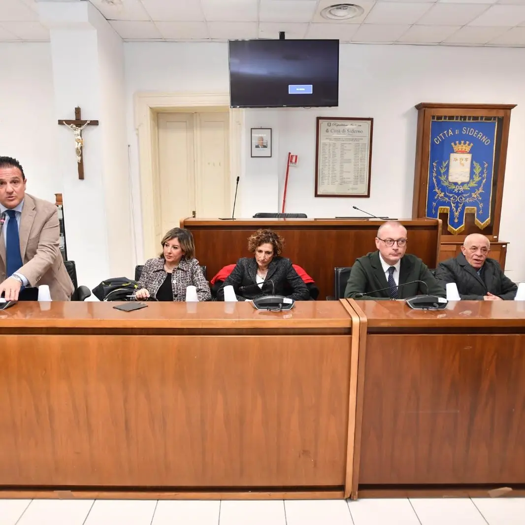 Maltempo, Versace a Siderno: «L’auspicio è quello di ragionare in modo organico per accorciare i tempi per la ricostruzione»\n